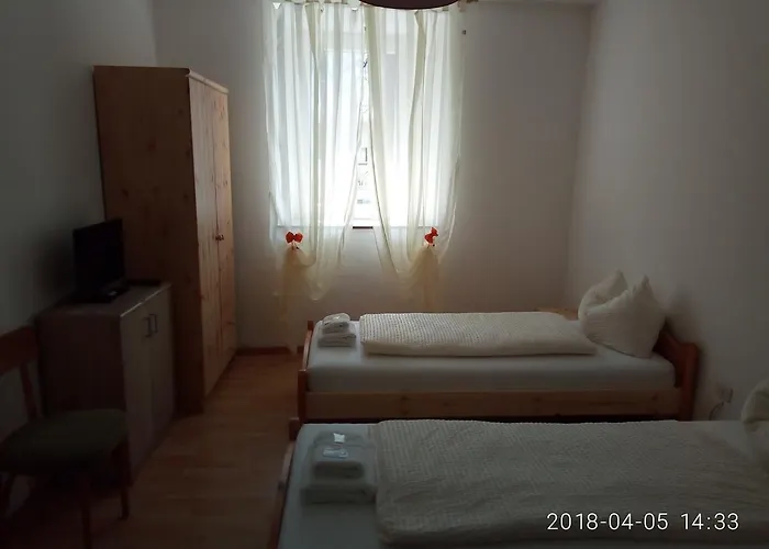 招待所 Gasthof Mondschein 梅拉诺