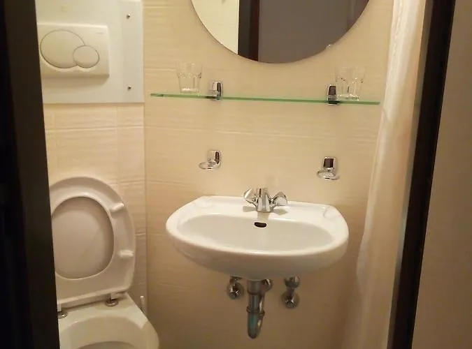 Gasthof Mondschein Pensionat Merano