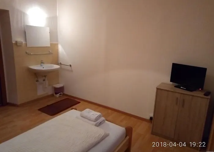 Gasthof Mondschein 梅拉诺